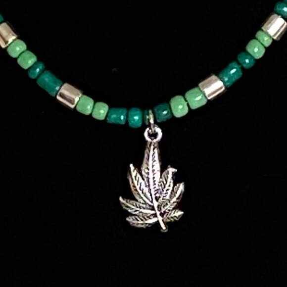 Marijuana Leaf Necklace - Picture 1 of 4